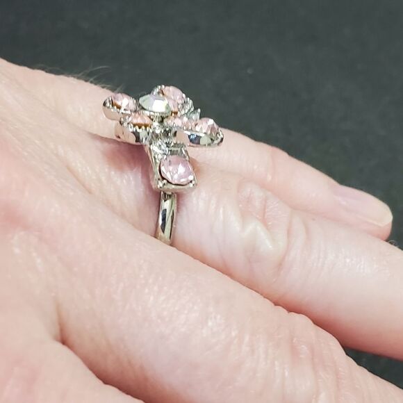 Silver tone pink rhinestone butterfly ring - Picture 3 of 10